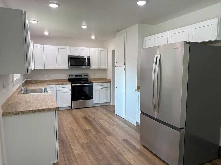 809 Mountain View Dr — Photo 4