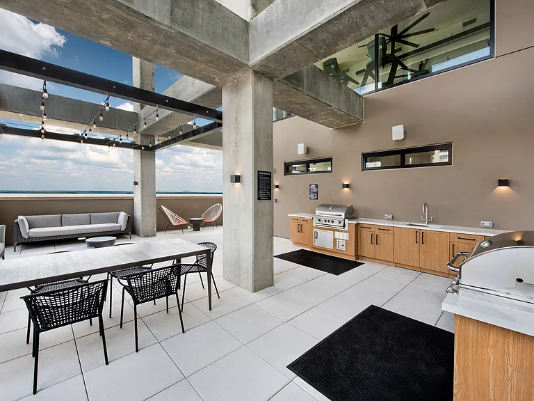 AMLI Lenox — Photo 6
