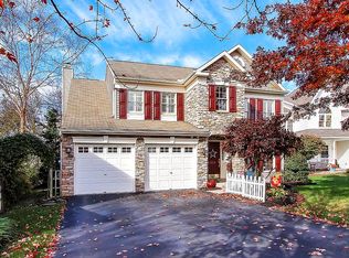 1887 Meadow Ridge Dr, Hummelstown, PA 17036