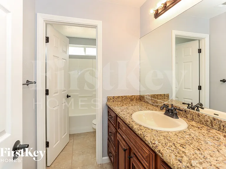 7404 Fencerow St — Photo 13