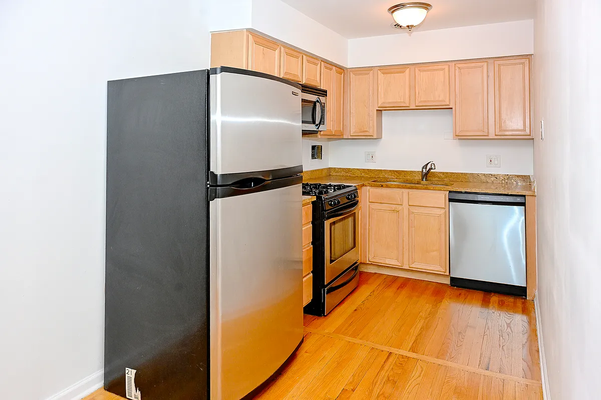 Building Photo - 1415 W Lunt Ave #408