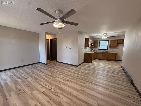 5th image of 614 Vaughn Ave