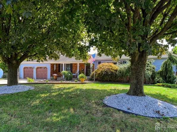 872 Evergreen Ct, North Brunswick, NJ 08902