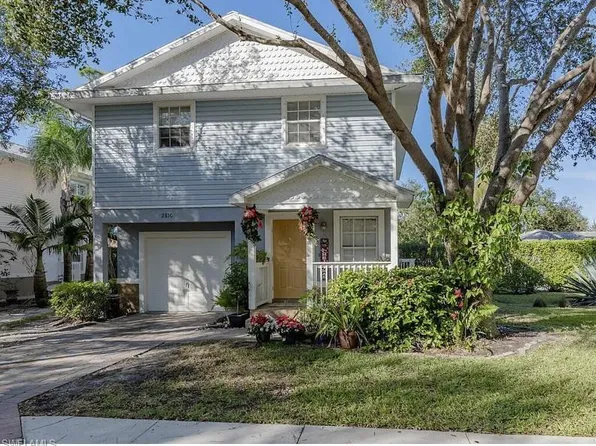 2810 Lakeview DR #4, NAPLES, FL 34112