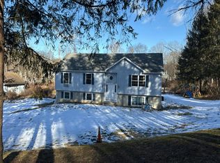 10 Halstead Rd, Salt Point, NY 12578