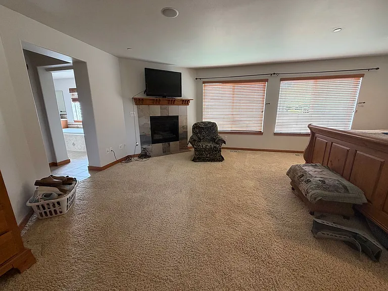 1874 Miller Dr — Photo 17