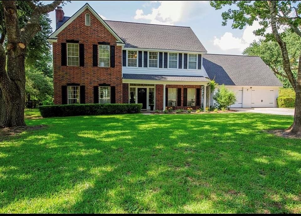 1st image of 18810 Hilltop Ln