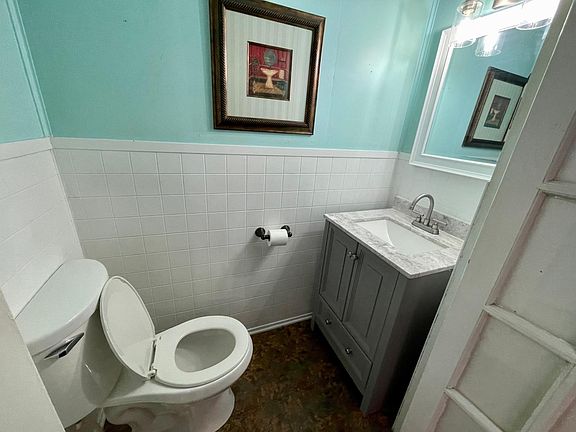 4th image of 307 W Mann St