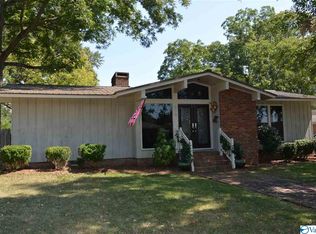 515 S Market St, Scottsboro, AL 35768