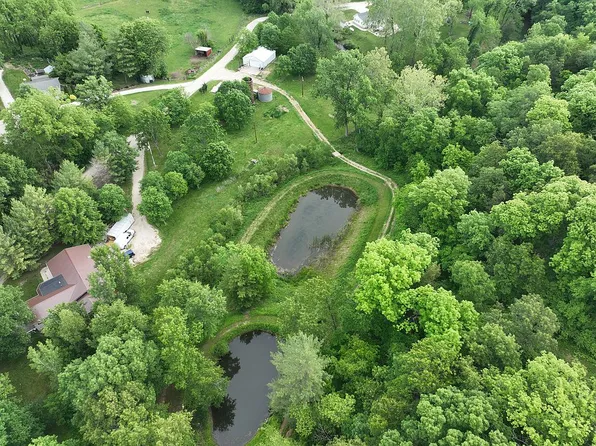 6749 Hawkeye Rd, Mediapolis, IA 52637