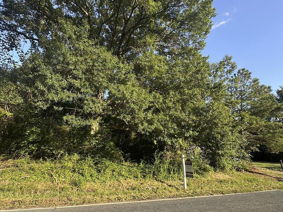 2nd image of 1709 Batts Neck Rd