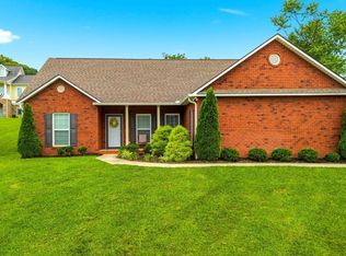852 Isabell Dr, Dandridge, TN 37725