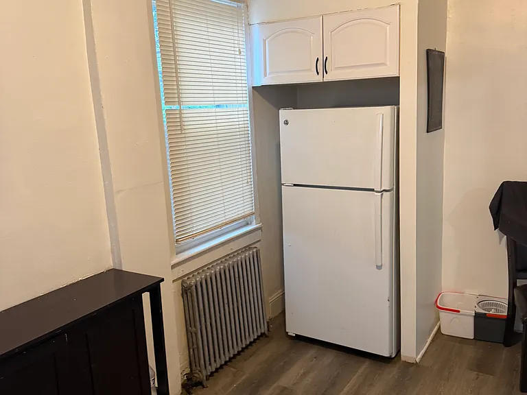 864 Stuyvesant Ave — Photo 6