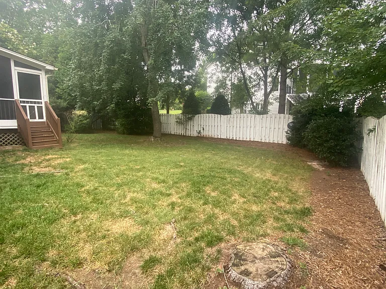 9705 Heathermill Ln — Photo 12