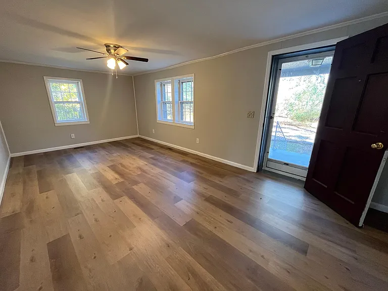 221 Howard Rd — Photo 18