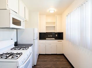 2 Weeks Free 1 Bed/1 Bath In North Pacific Beach W/ Parking!, San Diego, CA 92109