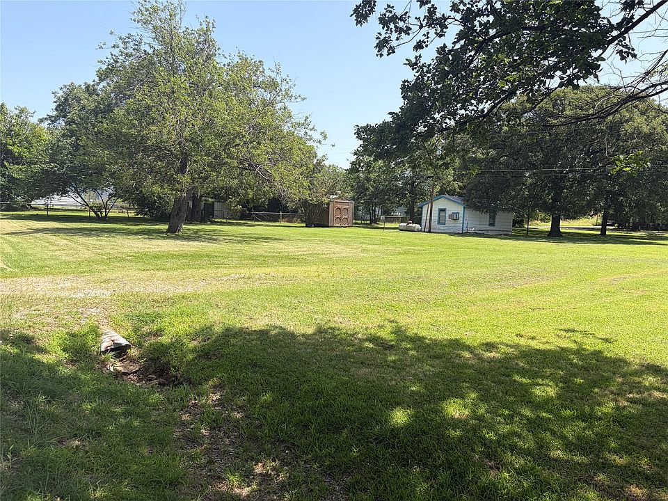 1st image of 70 Seminole Dr