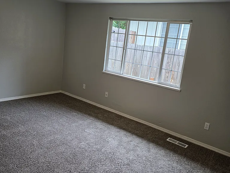2609 Berkeley St — Photo 8