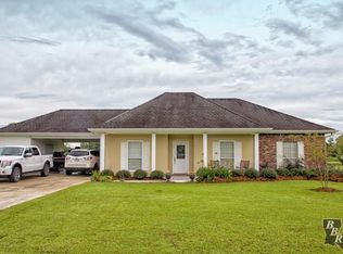 187 Bayou Crossing Dr, Raceland, LA 70394