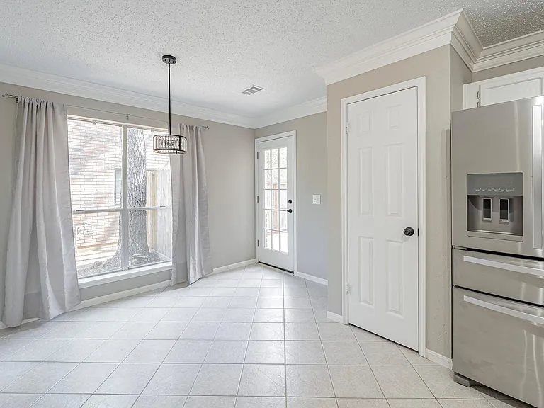 23 E Stony Bridge Cir — Photo 15