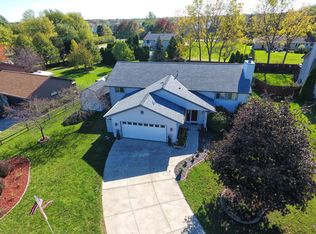 737 E Quail Ct, Oak Creek, WI 53154
