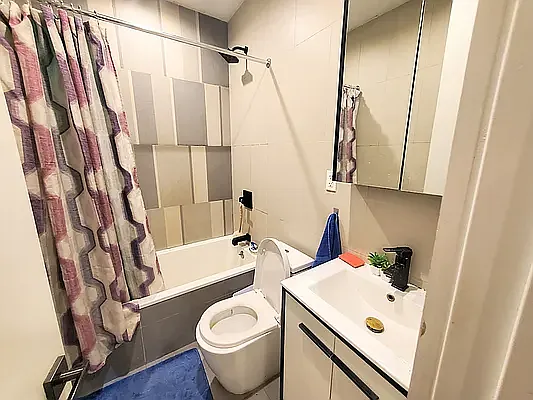 Building Photo 4