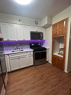 5th image of 945 E 58th St Floor 1