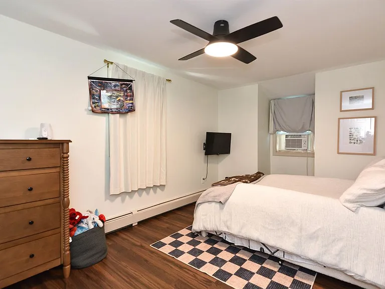 49 Academy Ave — Photo 17