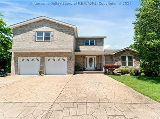 7 Oakview Ct, Ona, WV 25545