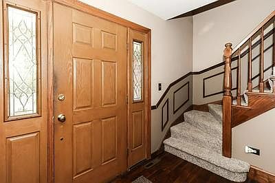 3rd image of 813 Redwood Ln
