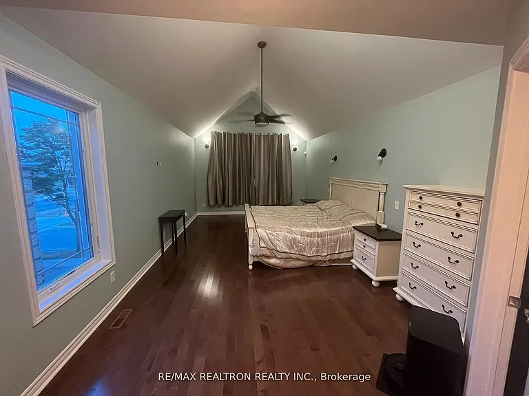 6 Joanna Cres — Photo 21