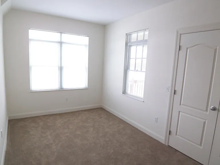 614 Pond St — Photo 5