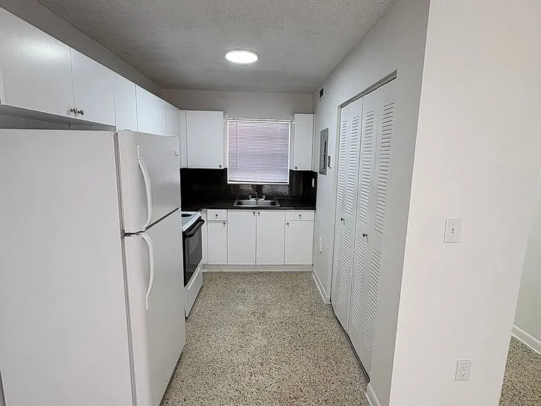 Gabriella Apartments — Photo 13