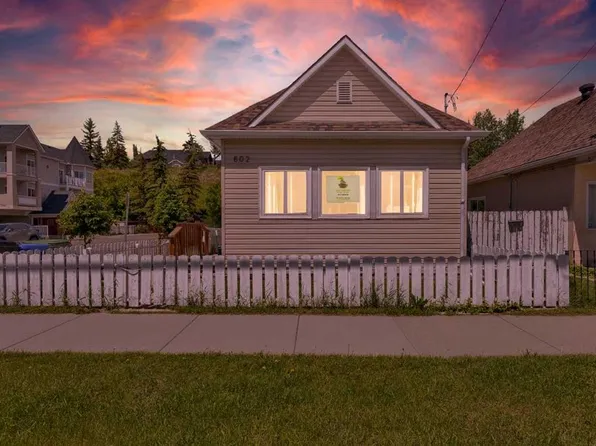802 S McDougall Rd NE, Calgary, AB T2E 5A3