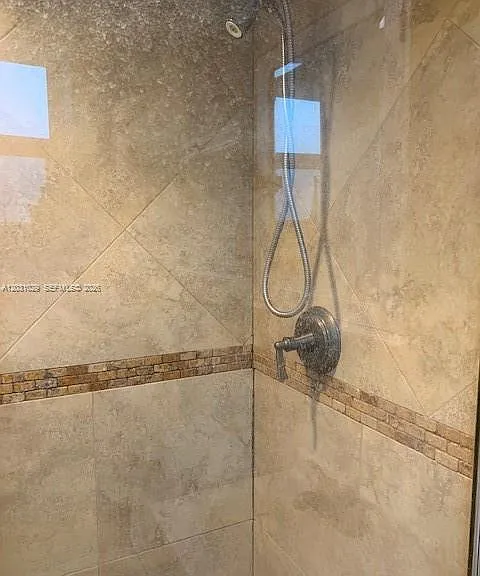 6490 Collins Ave #3 — Photo 18