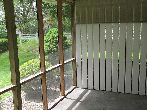 5th image of 100 Lynndale Rd