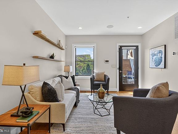 5th image of 609 Gresham Pl NW APT 1