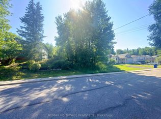 881 4th Ave S, Kenora, ON P9N 1Z9