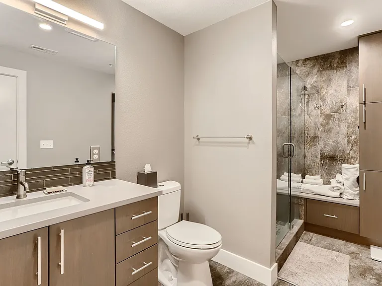 4650 Holiday Dr #203 — Photo 3