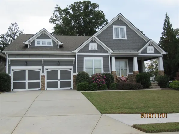 1099 Creekwood Cir, Madison, GA 30650