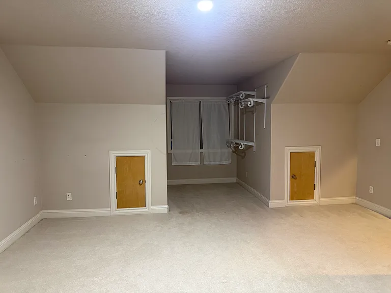 2288 Hollywood Dr NE — Photo 18