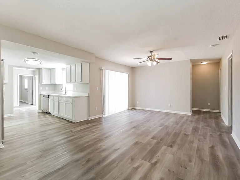 4336 Country Club Blvd — Photo 5