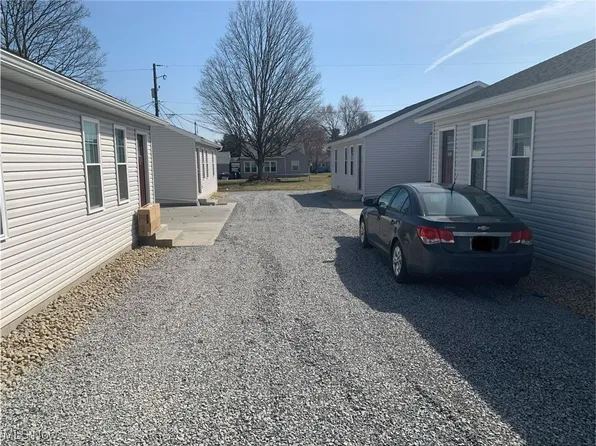 623-625 & 627-629 11th Dr NW, New Philadelphia, OH 44663