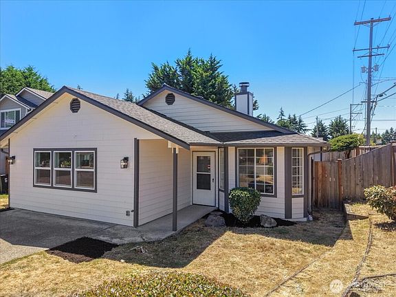3rd image of 4902 33rd Street Ct NE