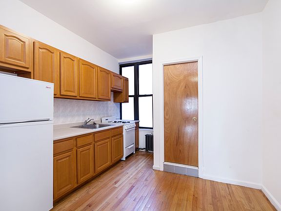3rd image of 330 E 15th St #14C