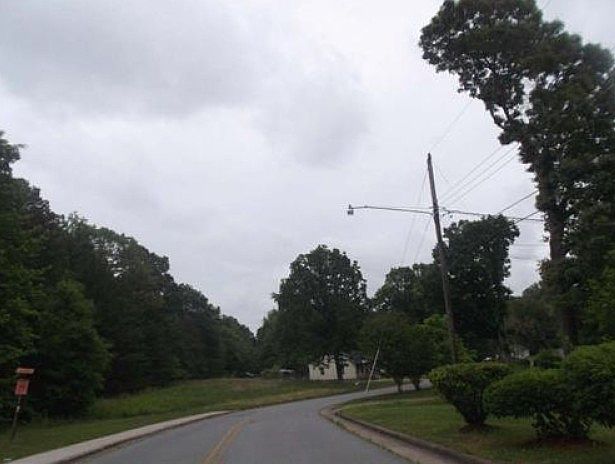 2nd image of 190 Torain St