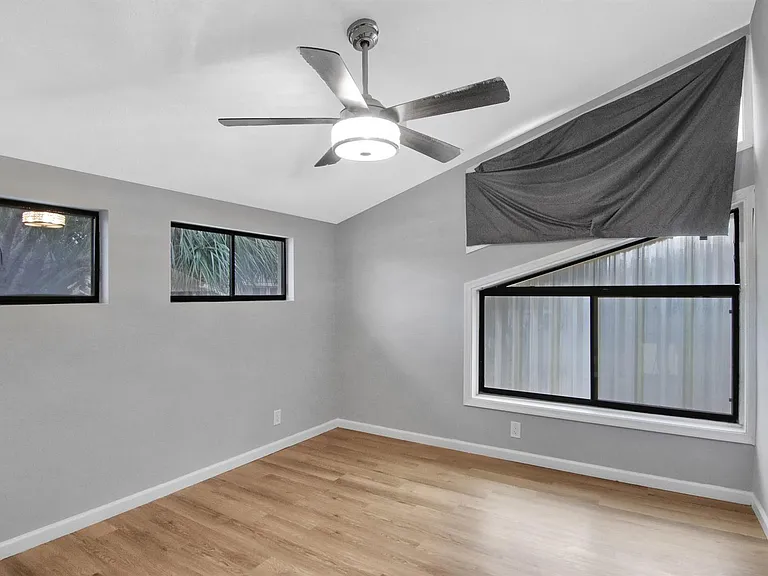 12624 Woodmill Dr — Photo 20