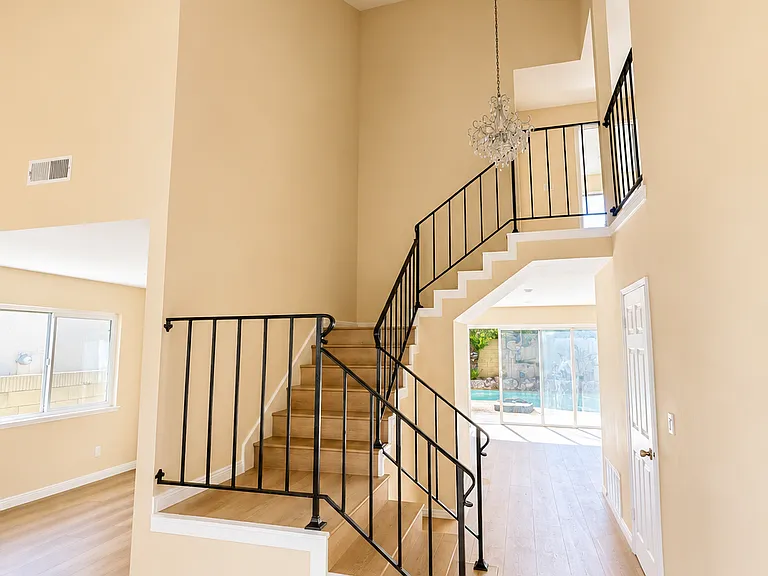 15517 Wilder Ave — Photo 6