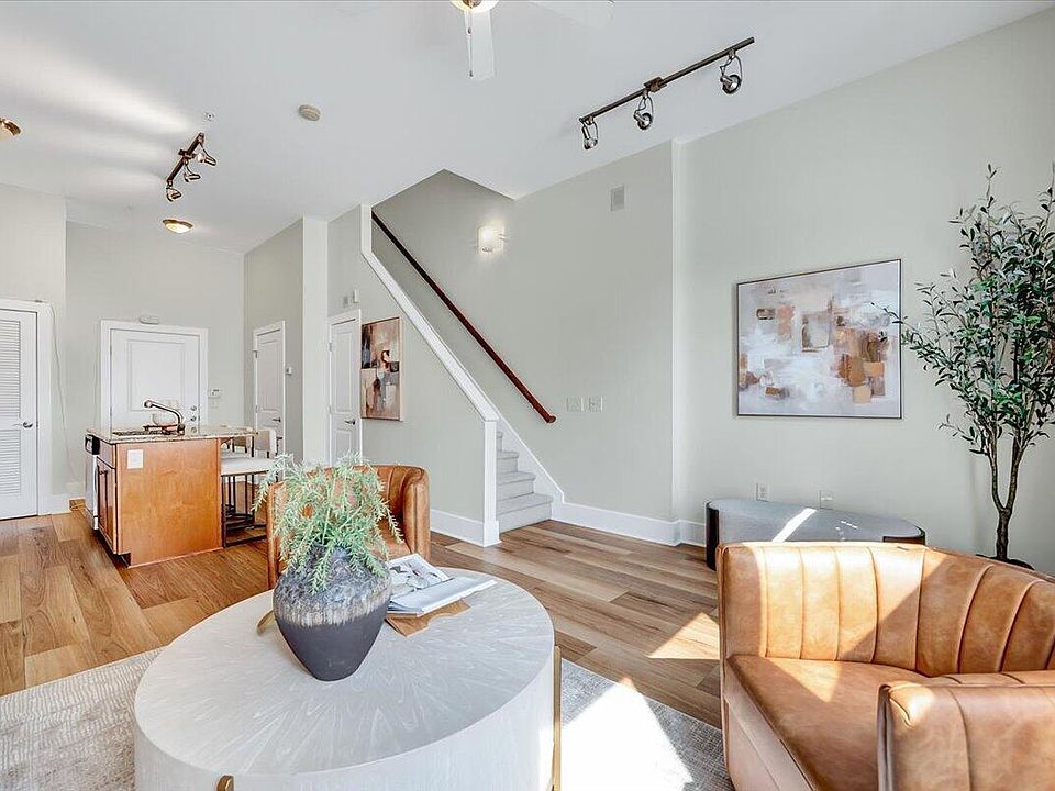 1st image of 444 Blount St #109