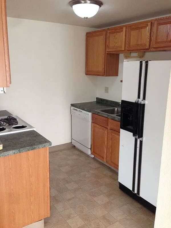 3 bed, 1.5 bath, 1000 sqft, $1,550 — Photo 2